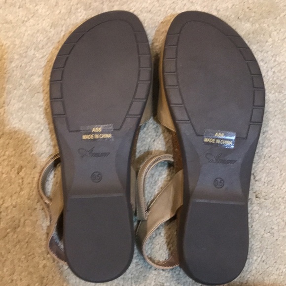 Athlefit Closed Toe Sandals Hook And Loop Velcro Closure-Size 9.5 - Picture 7 of 8